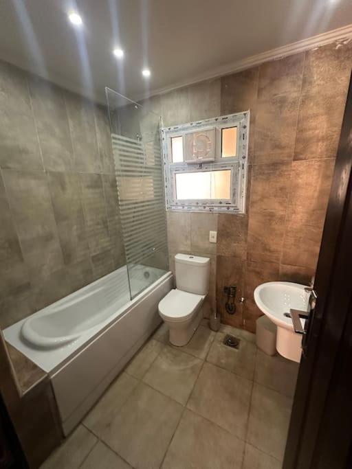 Apartment Elegant Brand New 2 Bedroom Flat *