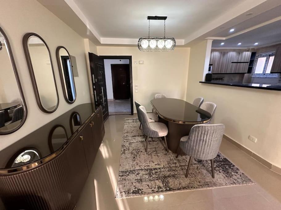 Elegant Brand New 2 Bedroom Flat *