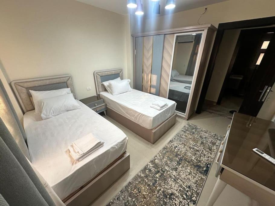 Apartment Elegant Brand New 2 Bedroom Flat