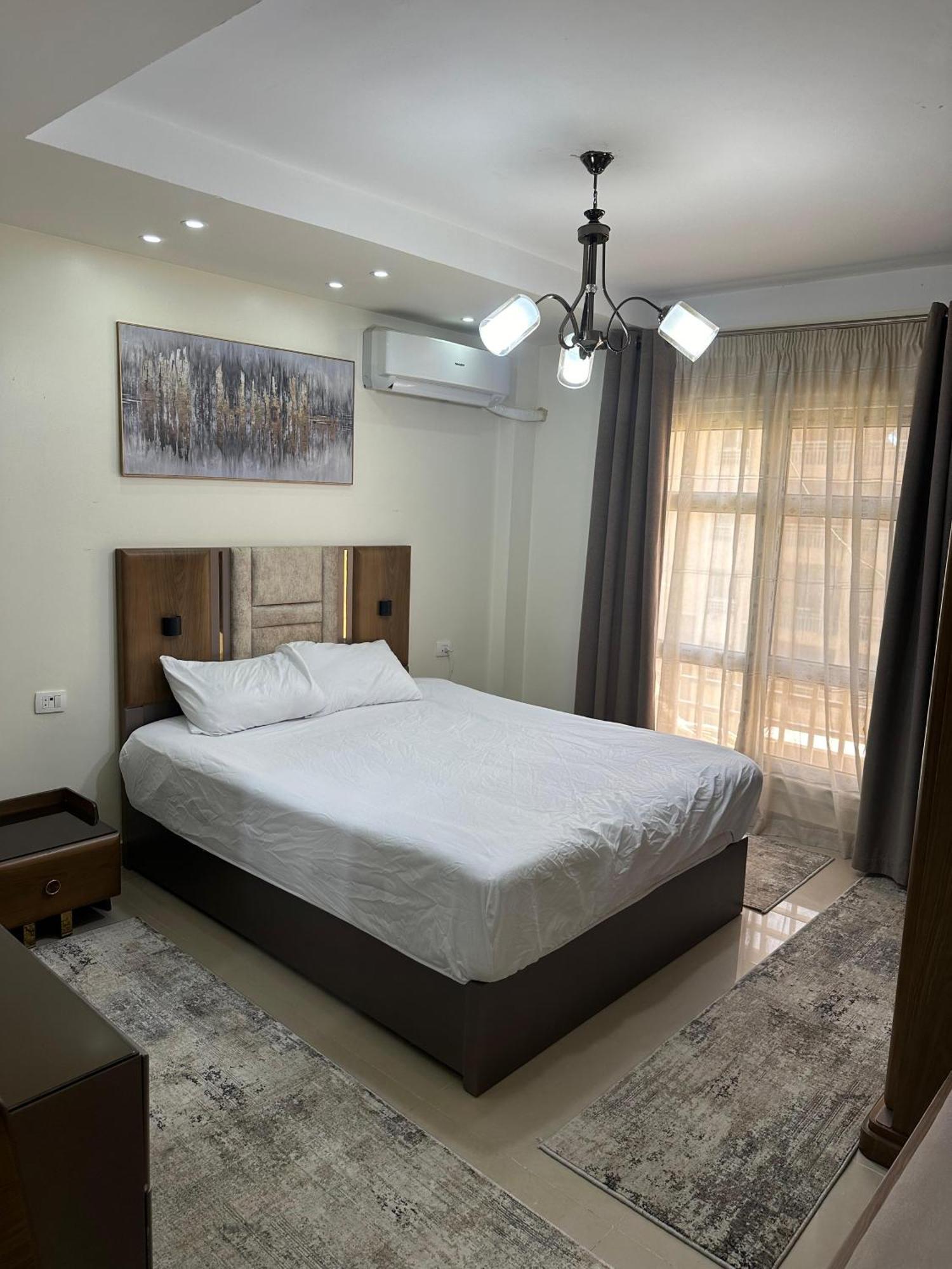 Elegant Brand New 2 Bedroom Flat *